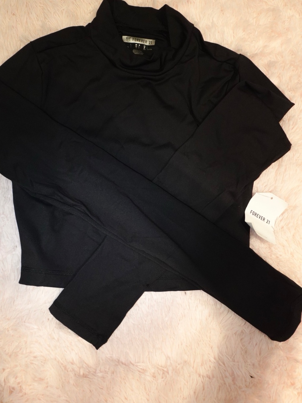 Forever 21 Black Long-Sleeve Cropped Top